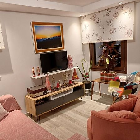 Το Σπίτι Της Ευτυχίας Σουίτα Apartment Karpenisi Bagian luar foto