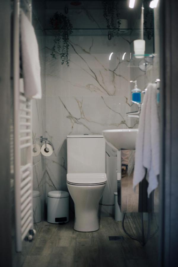 Το Σπίτι Της Ευτυχίας Σουίτα Apartment Karpenisi Bagian luar foto