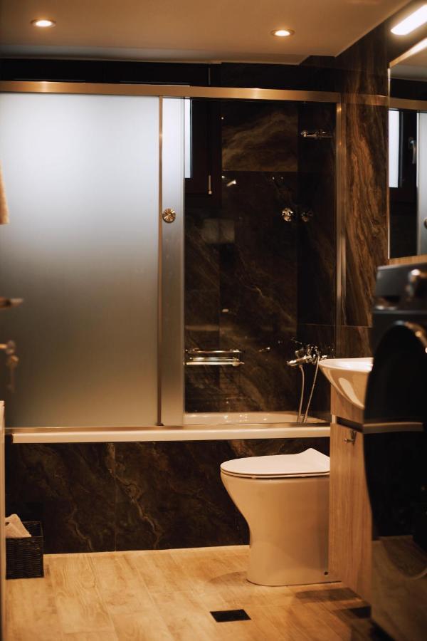 Το Σπίτι Της Ευτυχίας Σουίτα Apartment Karpenisi Bagian luar foto